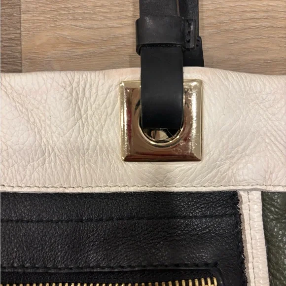 Vintage Furla Women's Green and Black Leather Tote Bag - Picture 5 of 12